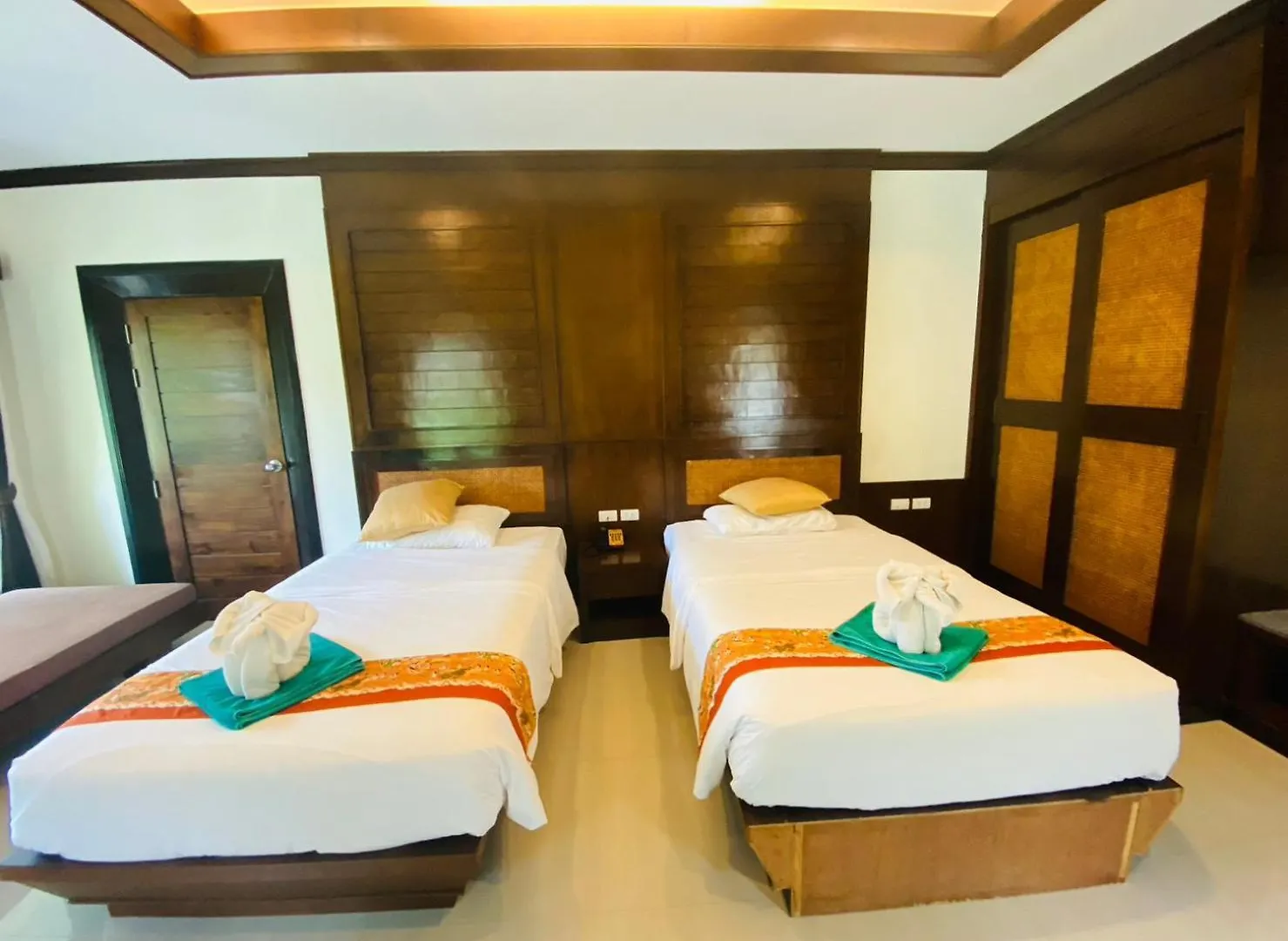Beach Bungalow At Lanta Resort Ko Lanta